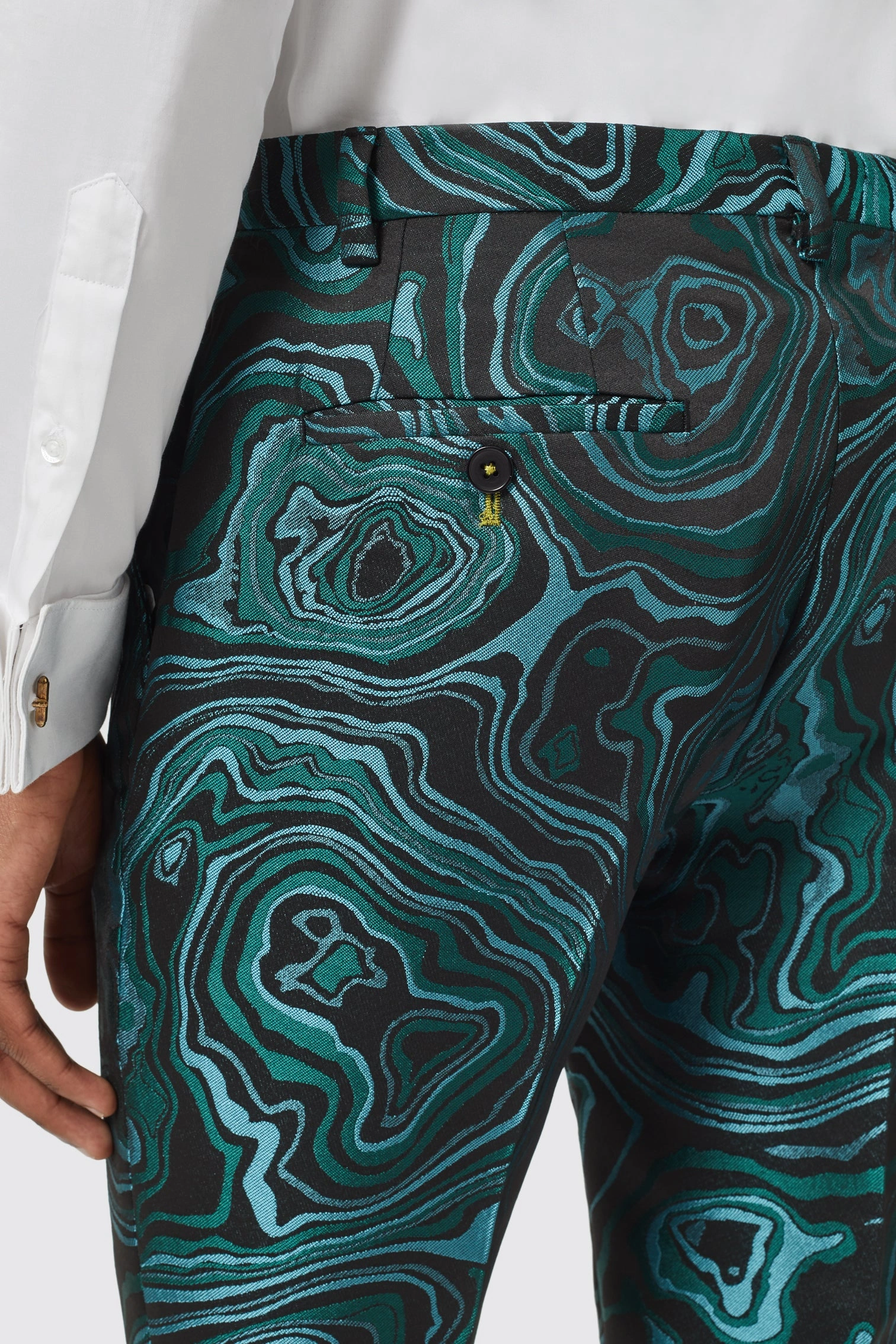 Verdes Jacquard: Elegancia Africana en Ajuste Delgado, Imprescindibles para el Verano.